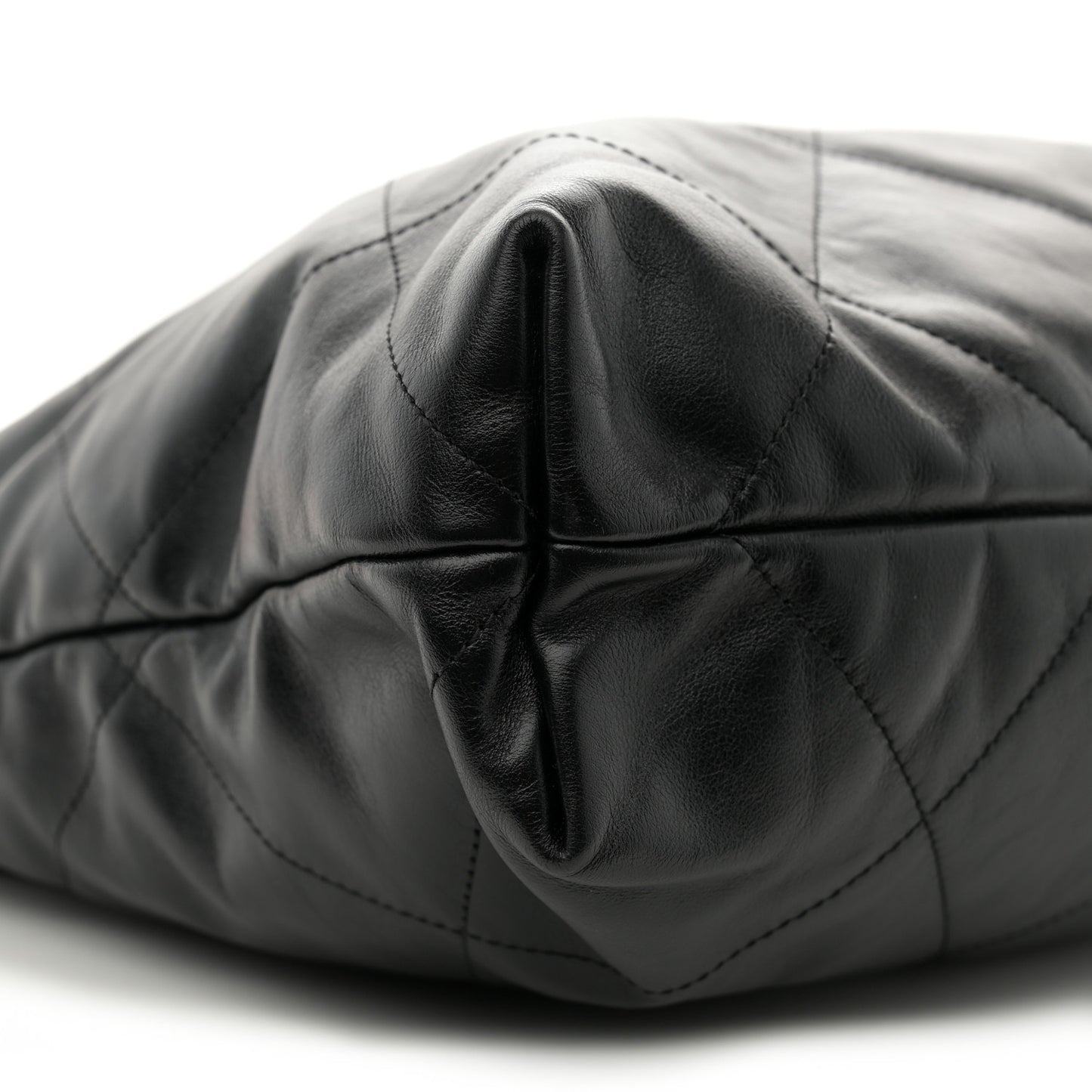 Shiny Calfskin Quilted Chanel 22 Black