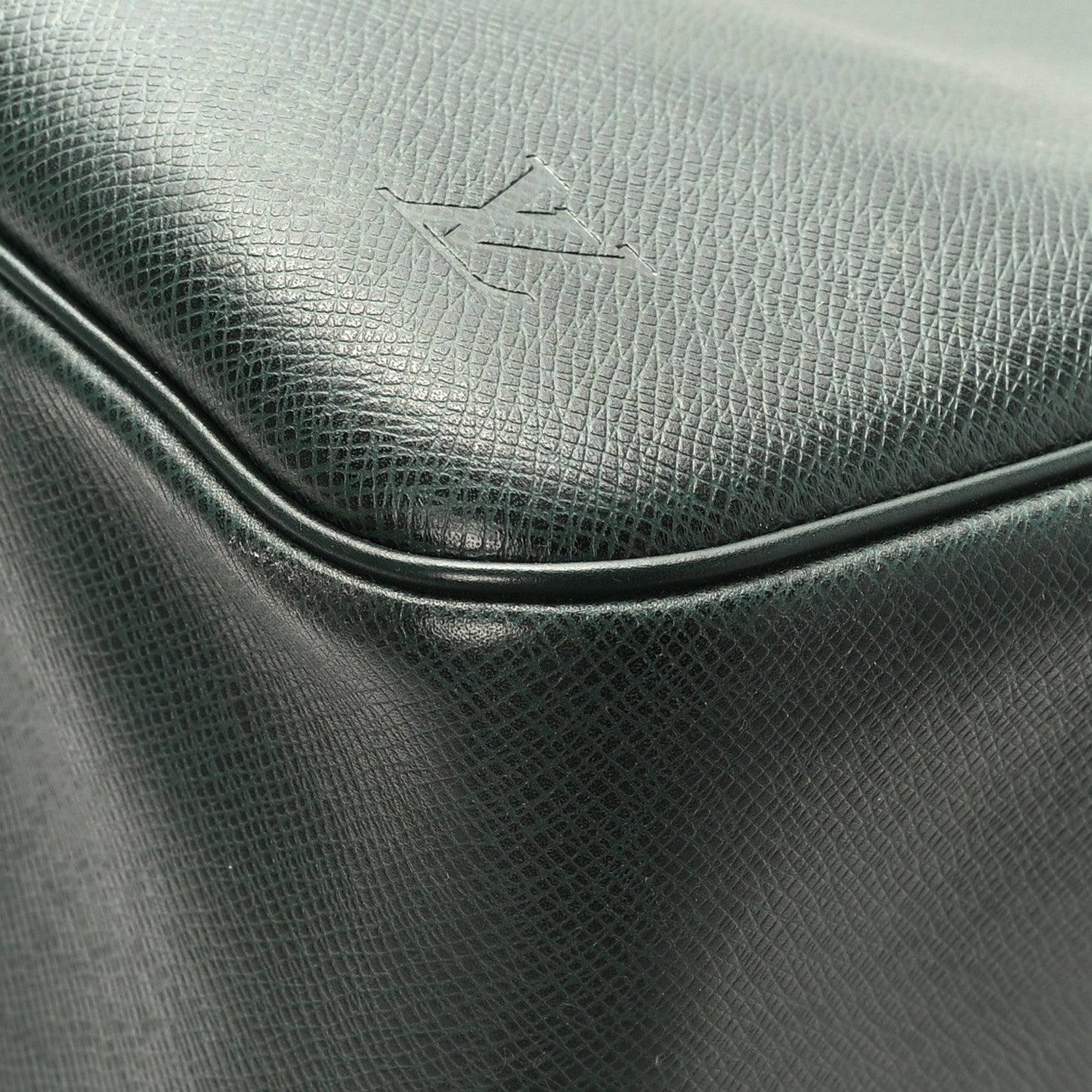 Louis Vuitton Taiga Kendall PM Epicea 8 of 11