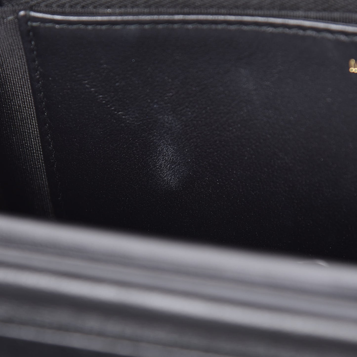 Metallic Lizard Golden Class Wallet on Chain WOC Black