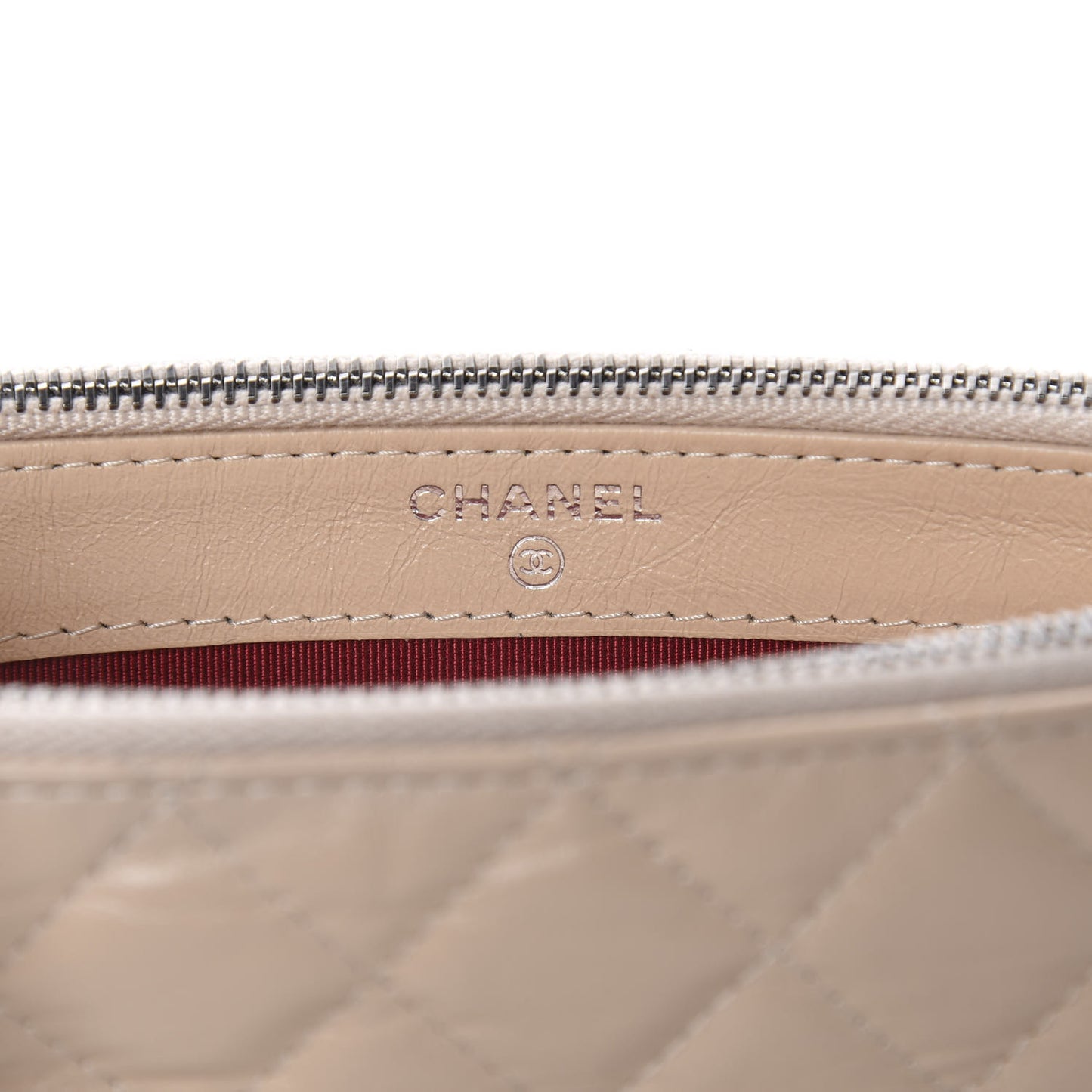 Aged Calfskin Quilted Small Gabrielle Clutch With Chain Beige Black