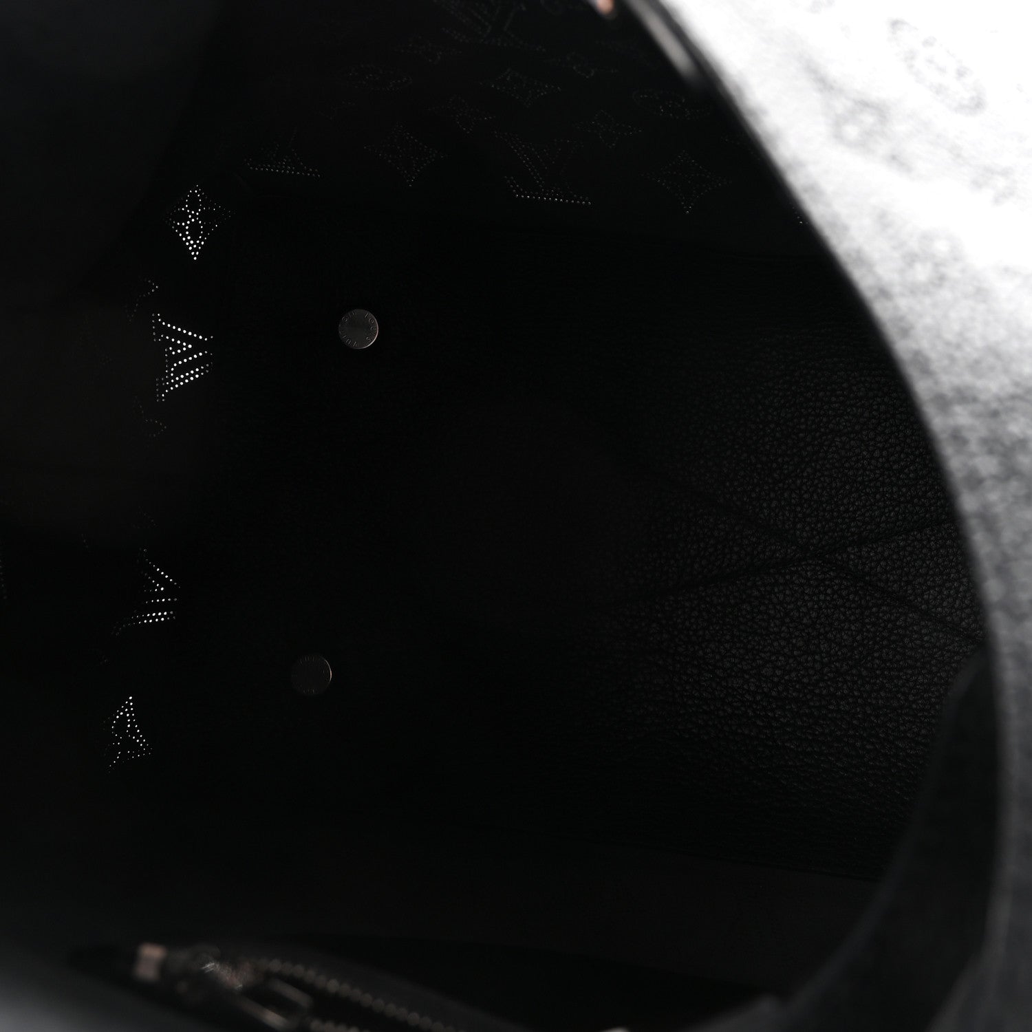 Louis Vuitton Mahina Carmel Hobo Black 5 of 9