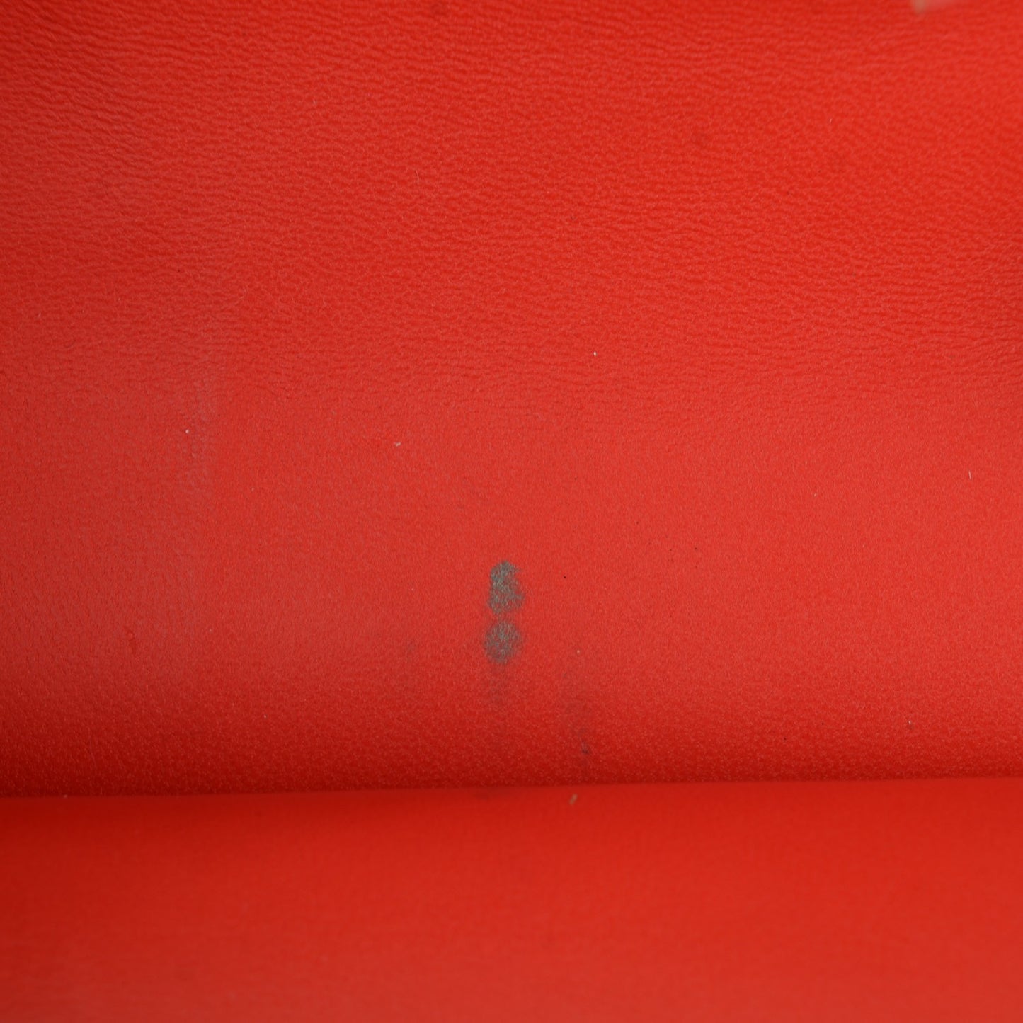 Lambskin Perforated Medium Double Flap Red