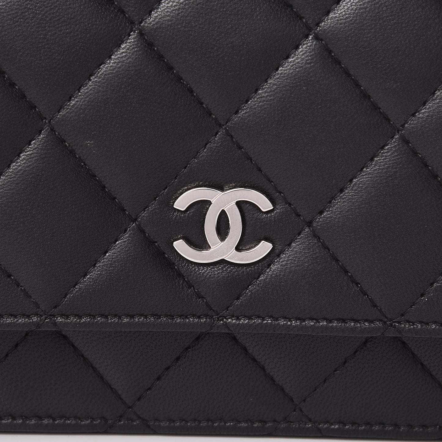 Lambskin Quilted Wallet On Chain WOC Black