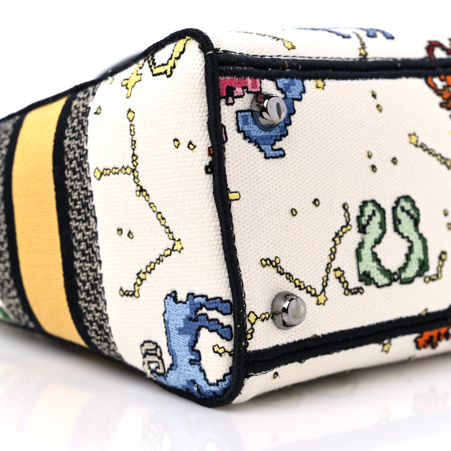 Canvas Pixel Zodiac Embroidered Medium Lady D-Lite Ecru Multicolor