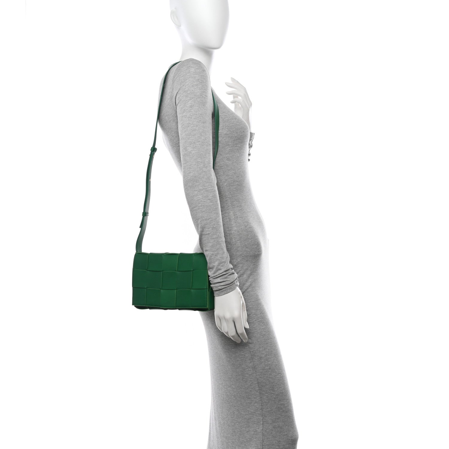 Bottega Veneta Lambskin Maxi Intrecciato Cassette Crossbody Bag Racing Green 2 of 13