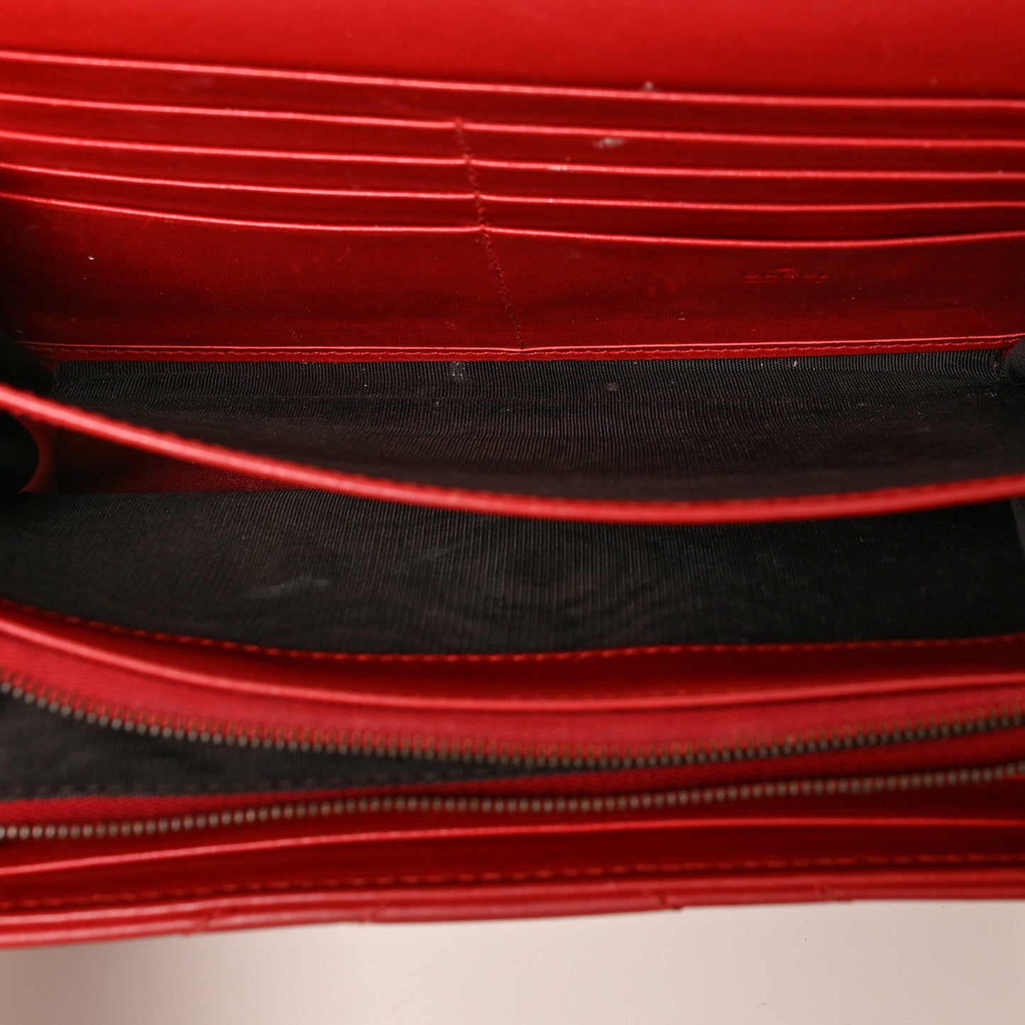 Calfskin Matelasse GG Marmont Chain Wallet Hibiscus Red
