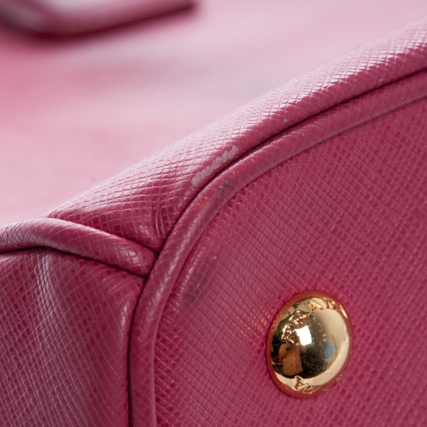 Saffiano Lux Medium Tote Peonia