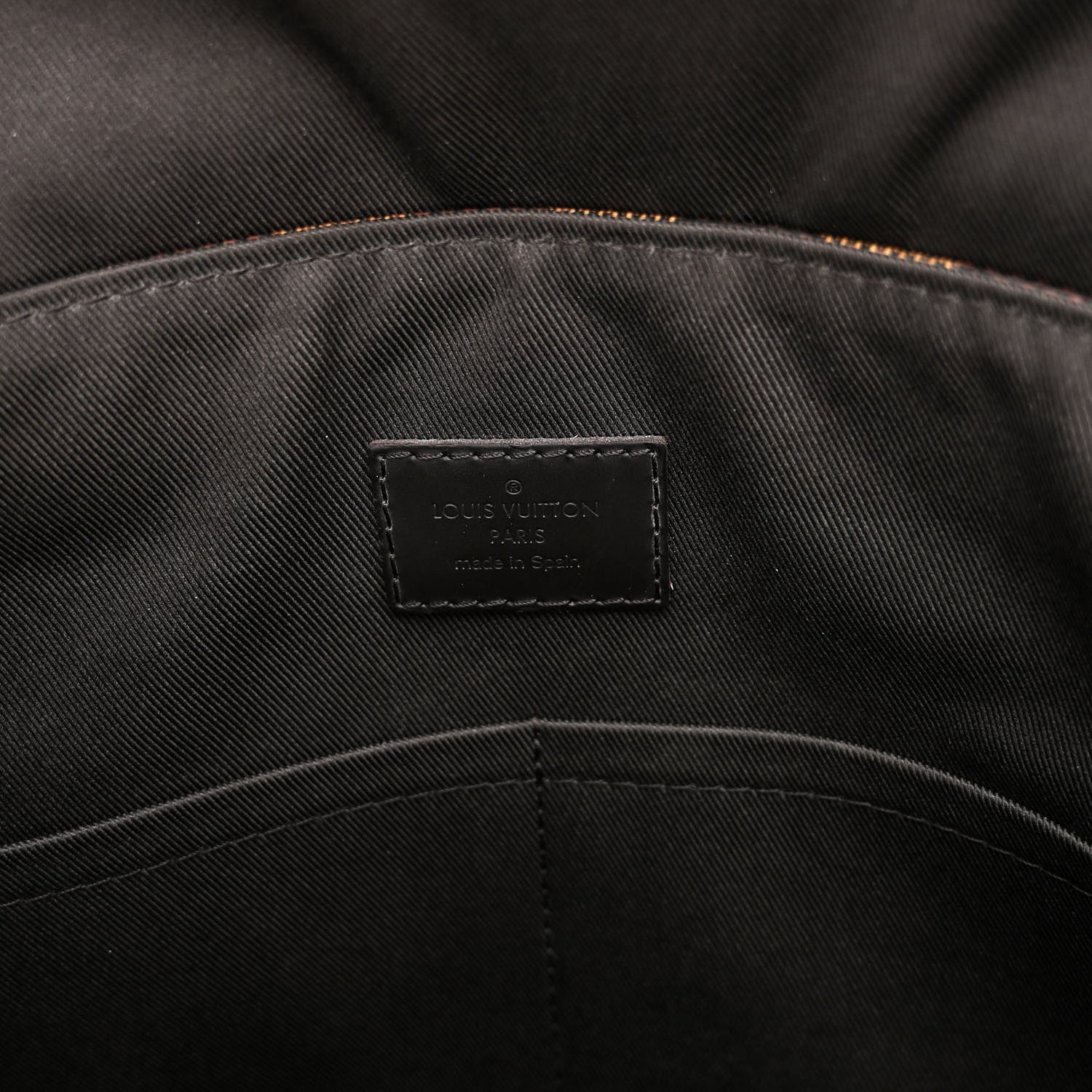 Louis Vuitton Damier Ebene District PM 6 of 9