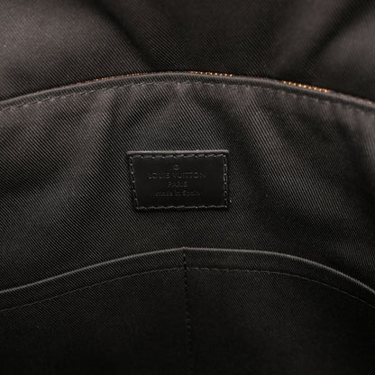 Louis Vuitton Damier Ebene District PM 6 of 9