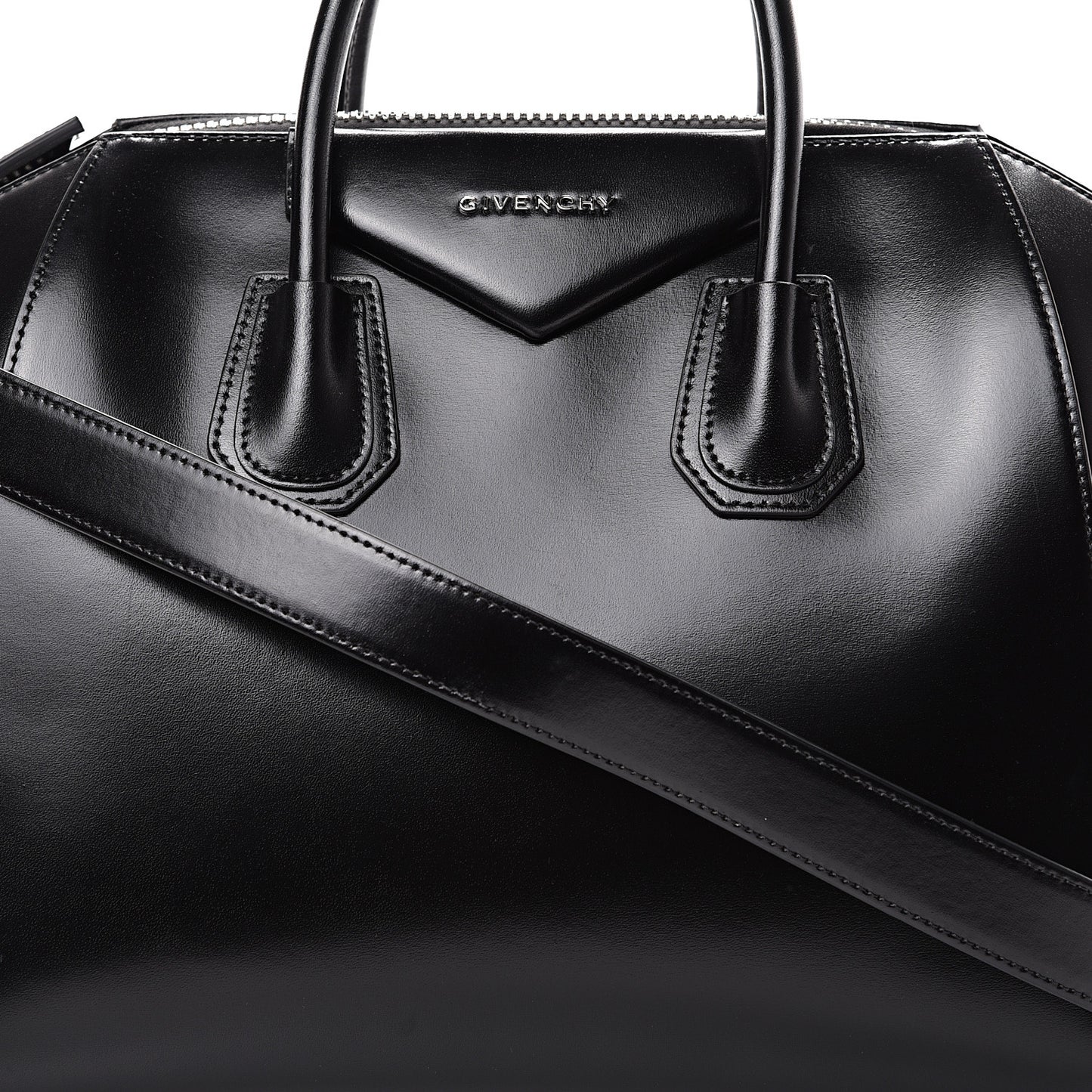 Shiny Lord Calfskin Medium Antigona Black