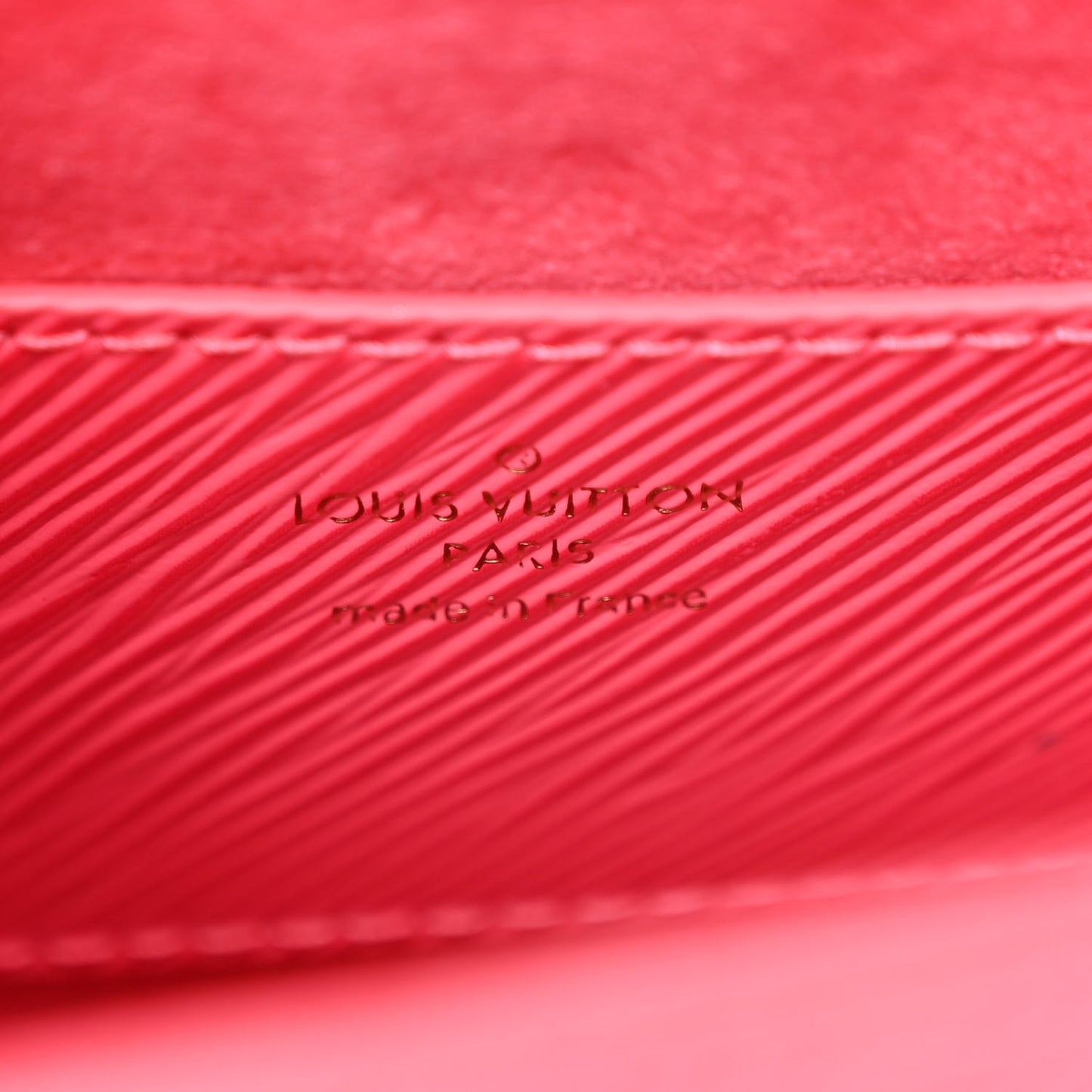 Epi Twist Shoulder Bag PM Dragon Fruit