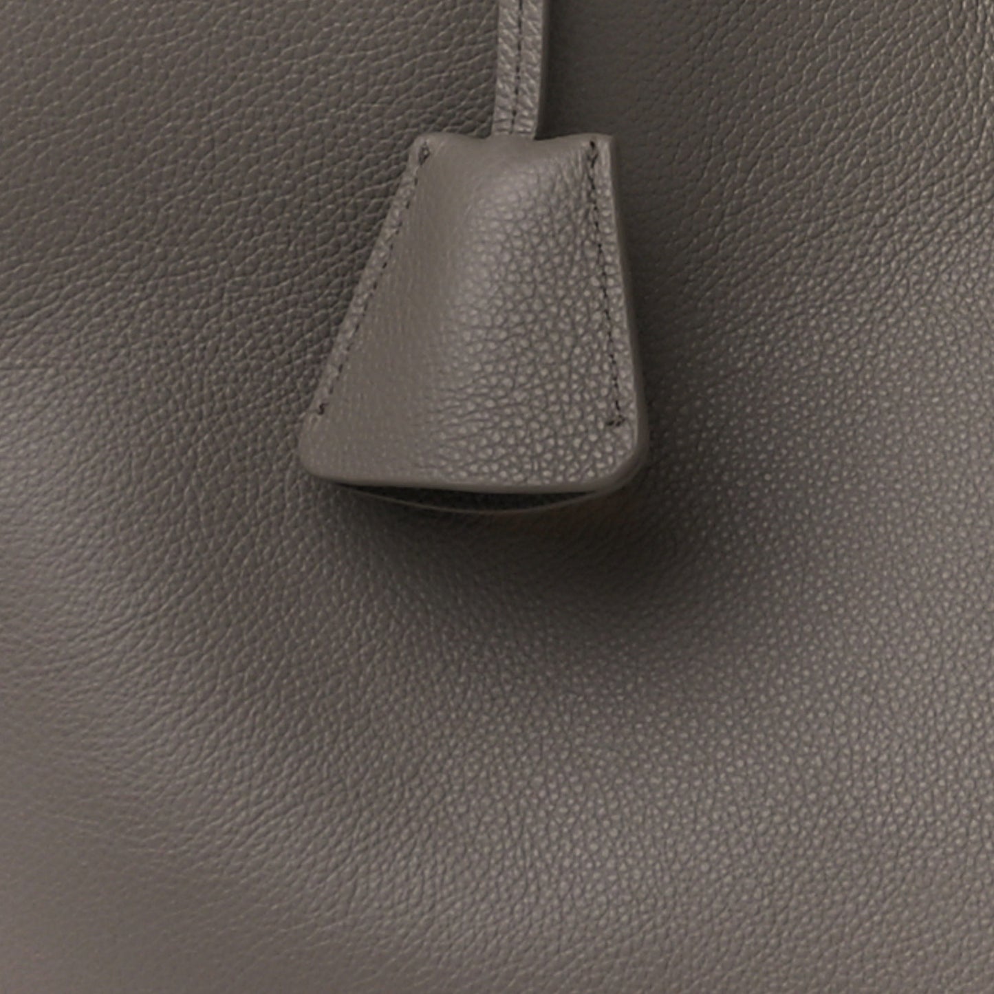 Grained Calfskin Cabas 16 Bag Smokey Taupe