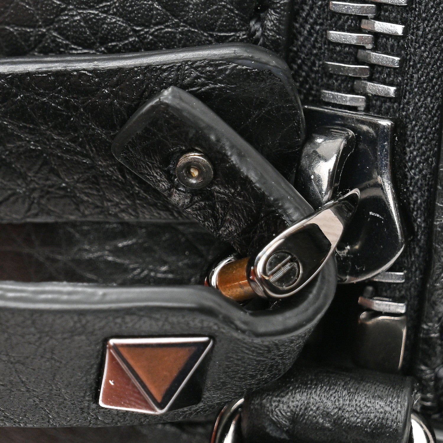 Valentino Garavani Pebbled Calfskin Rockstud Camera Crossbody Bag Black 10 of 10