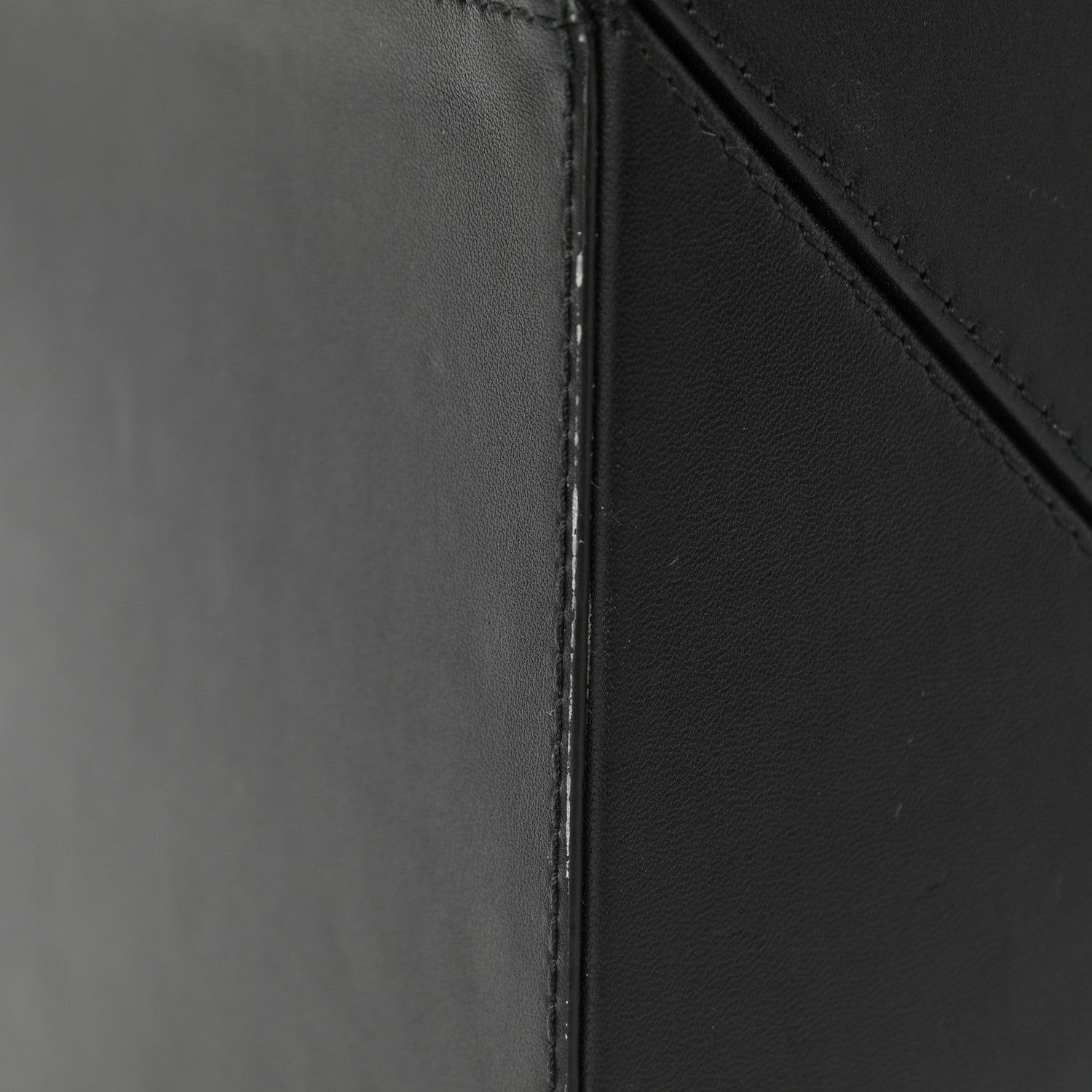 Bottega Veneta Calfskin Daisey Box Clutch Black 10 of 12
