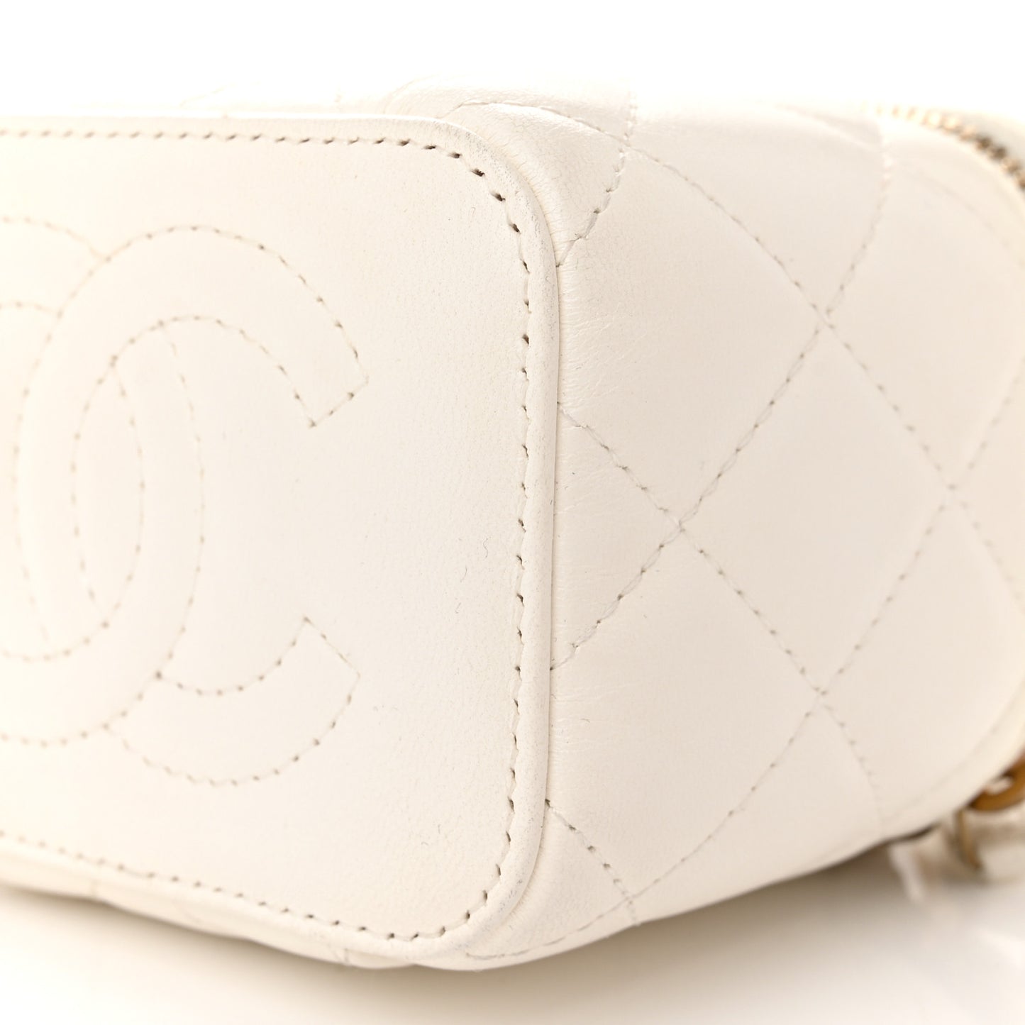 Lambskin Quilted CC Mini Vanity Case With Chain White