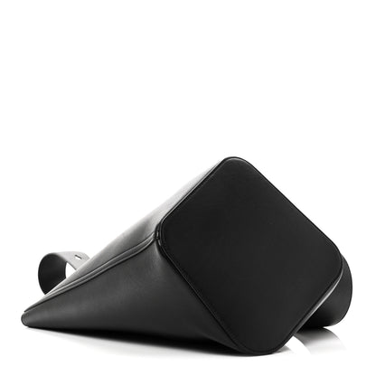 Loewe Smooth Calfskin Medium Pebble Bucket Bag Black 4 of 9