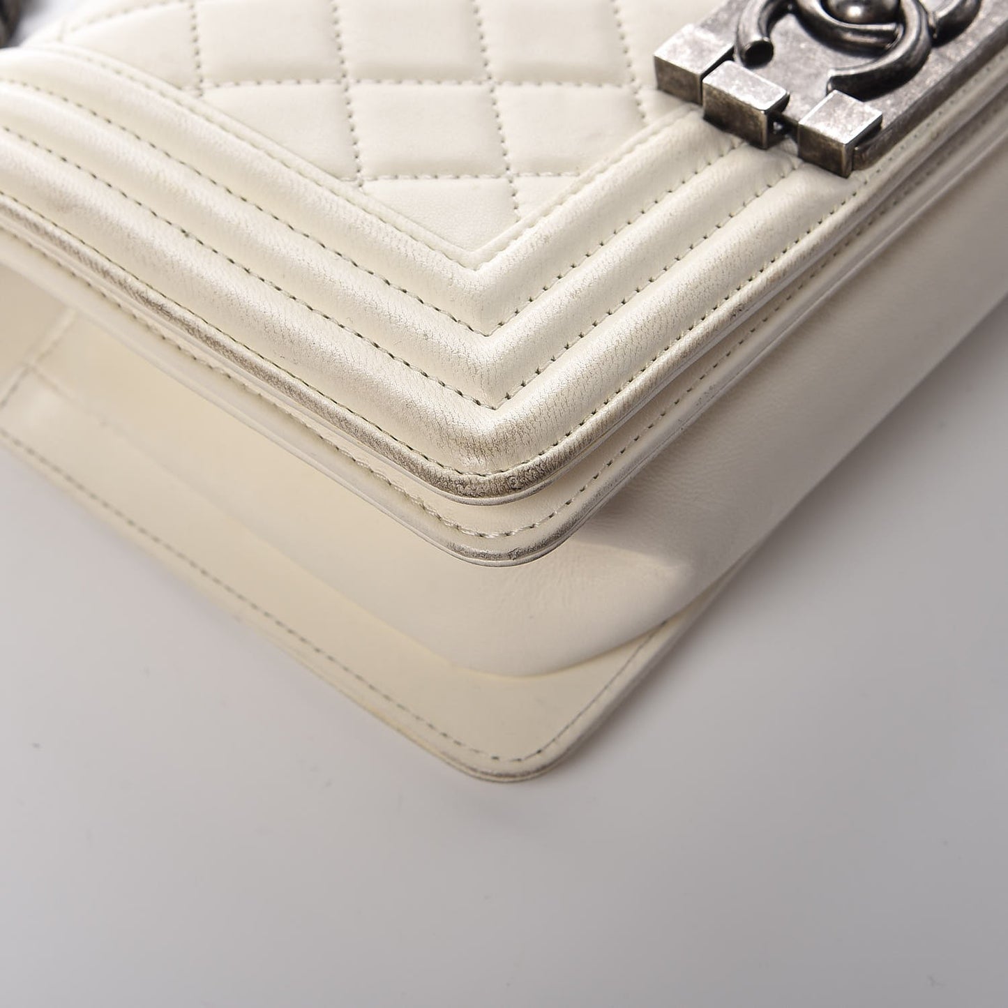 Lambskin Quilted Small Boy Flap Ivory