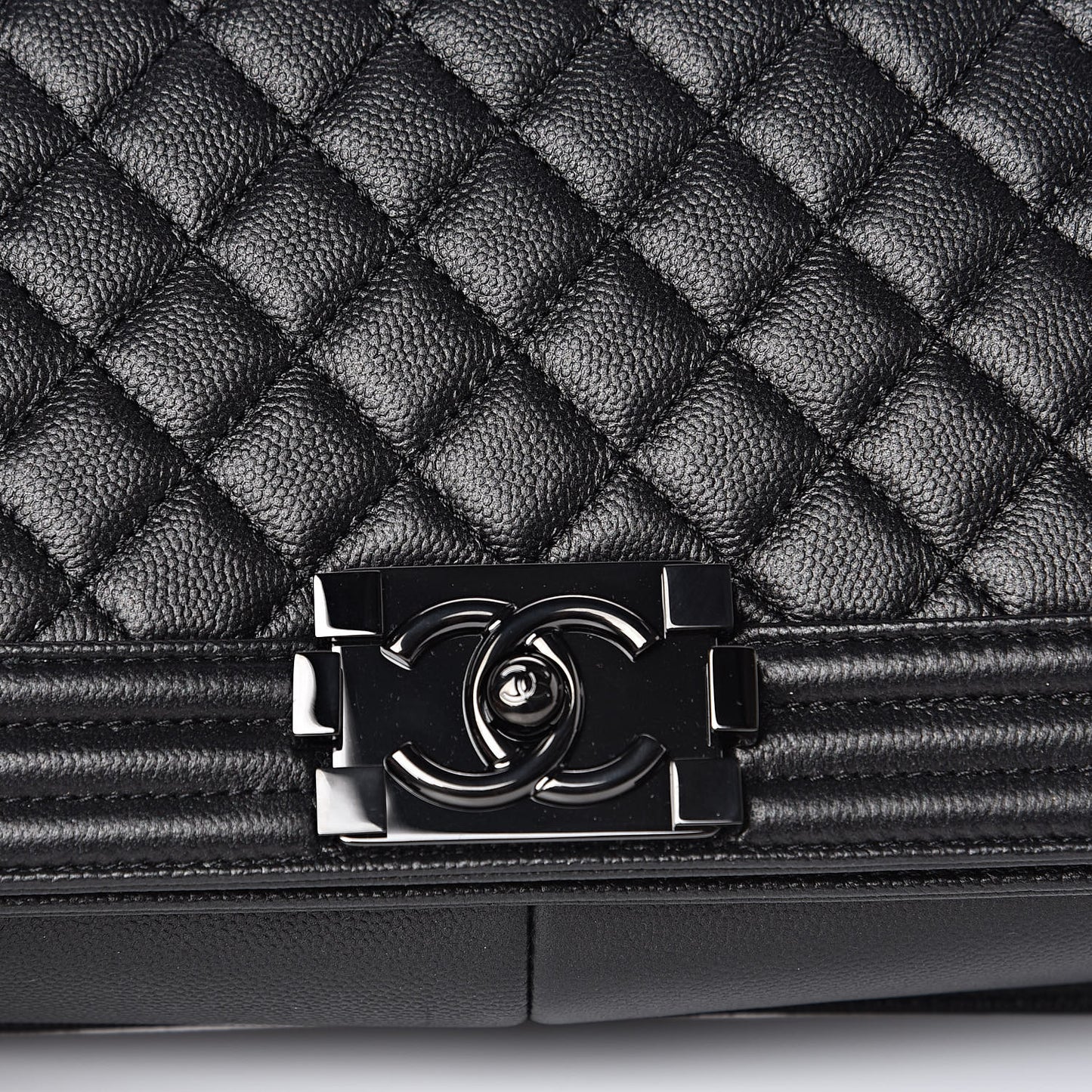 Caviar Quilted New Medium Boy Flap So Black