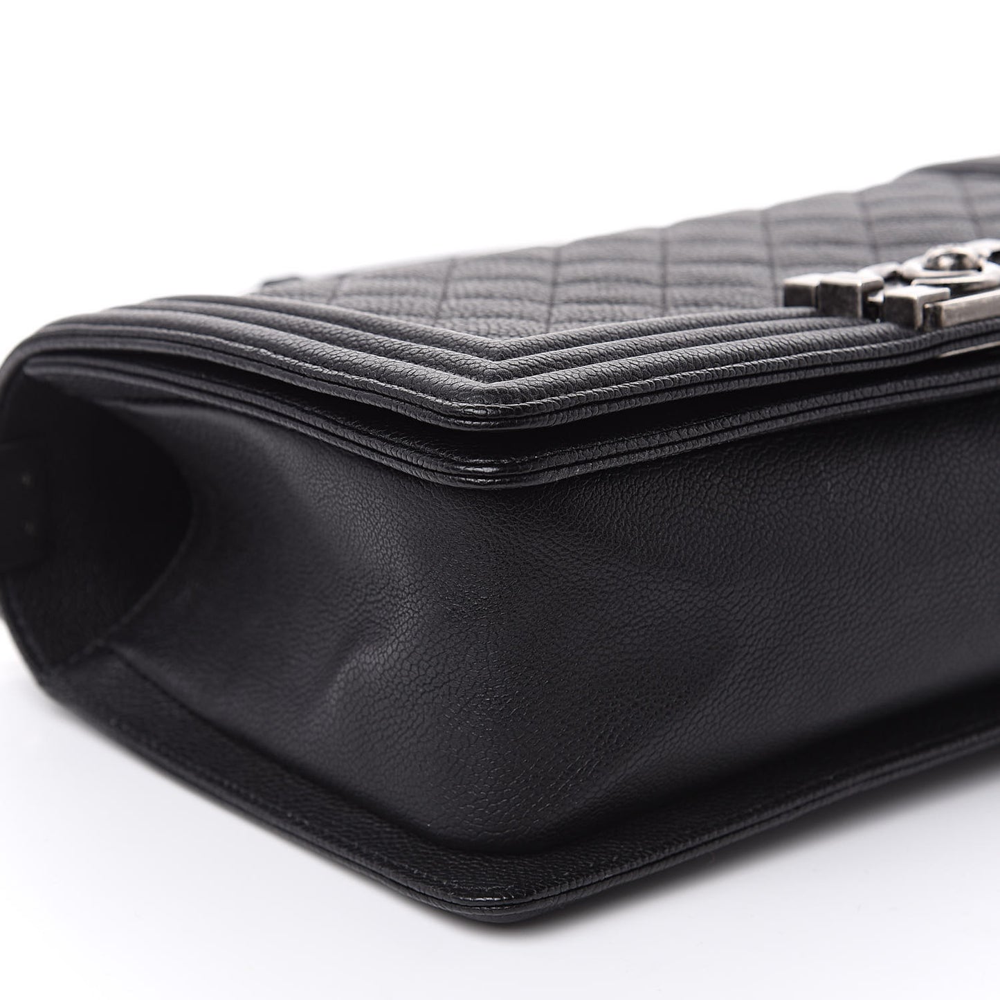 Caviar Quilted Medium Boy Flap Black