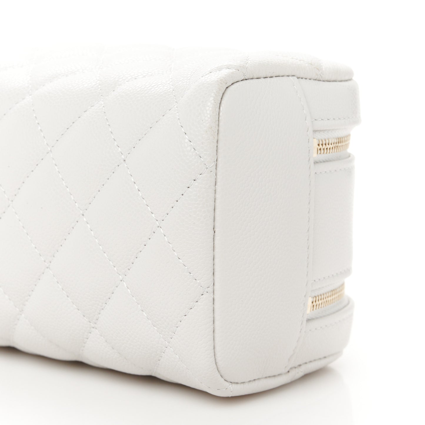 Caviar Quilted Toiletry Case With Chain Light Grey