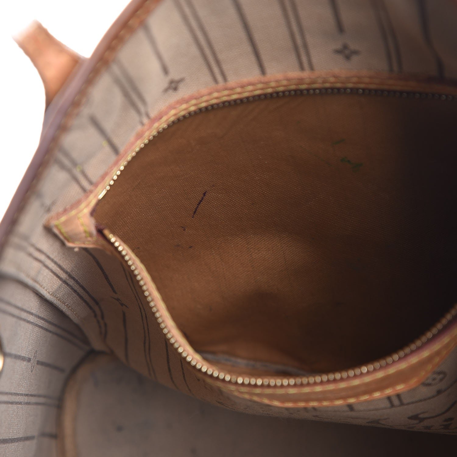 Louis Vuitton Monogram Neverfull MM 10 of 19