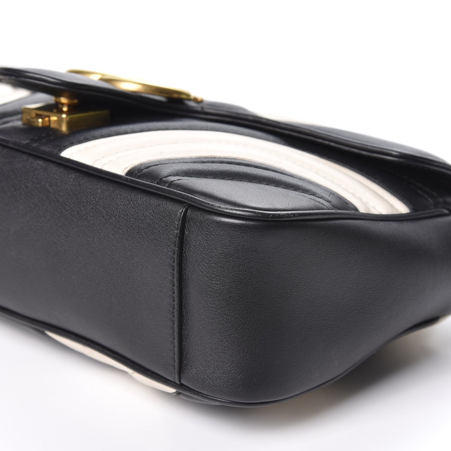 Calfskin Matelasse Small GG Marmont Shoulder Bag Black White
