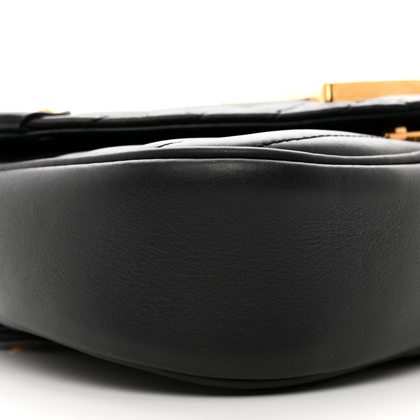 Calfskin New Wave Chain PM Black