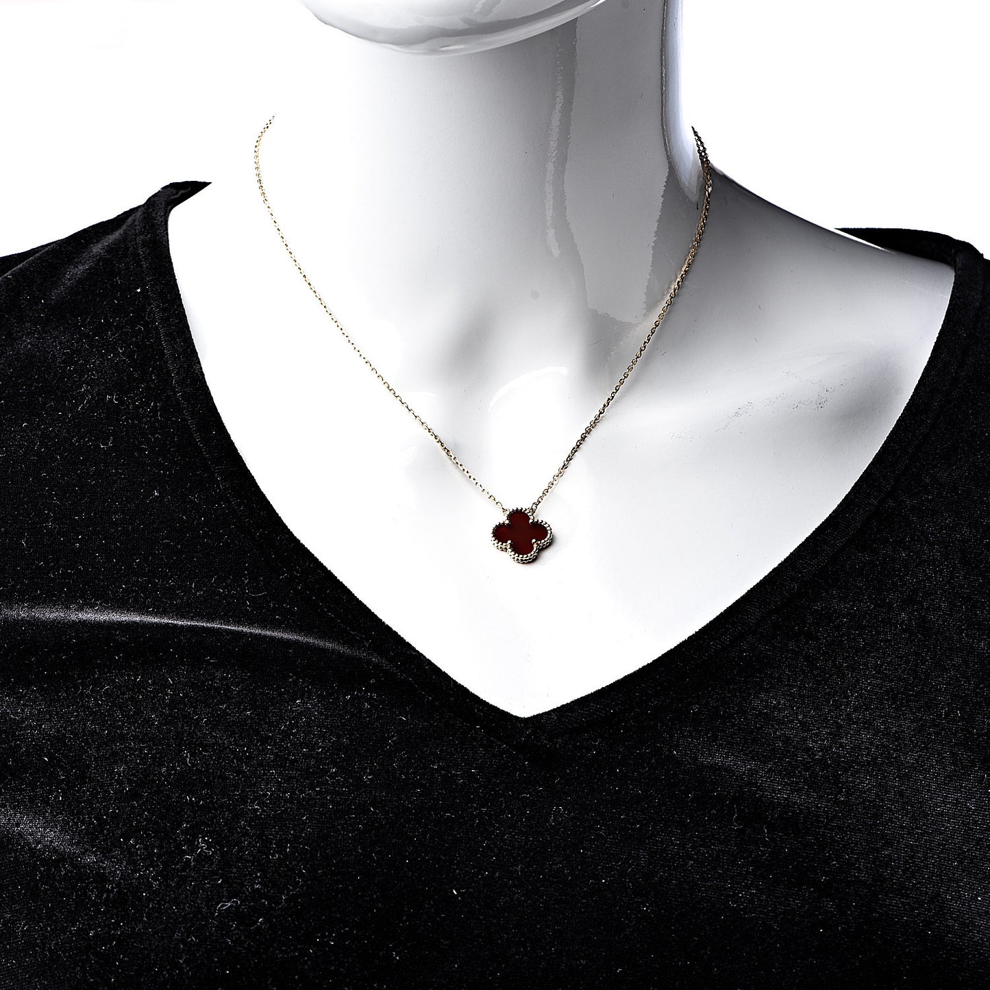 18K Yellow Gold Carnelian Vintage Alhambra Pendant Necklace