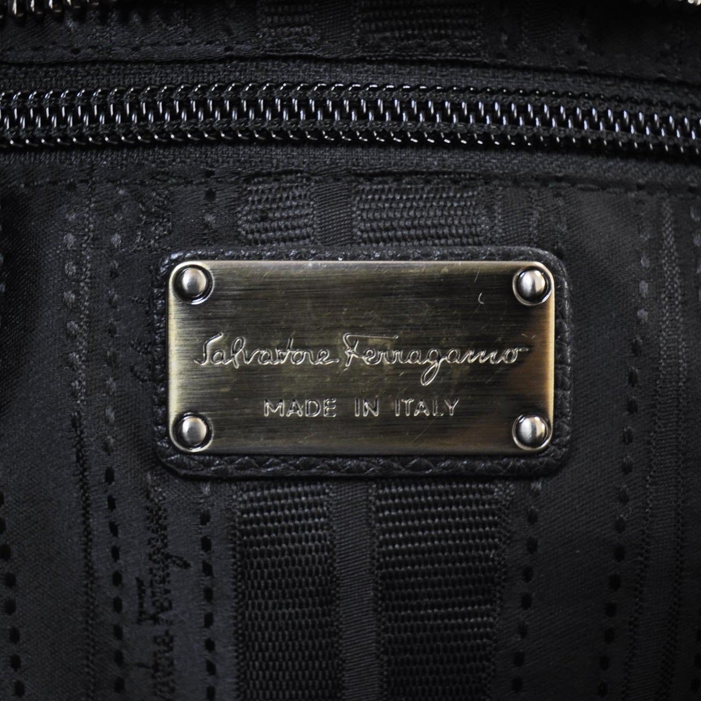 SALVATOREFERRAGAMOGrainedLeatherSofiaBlack