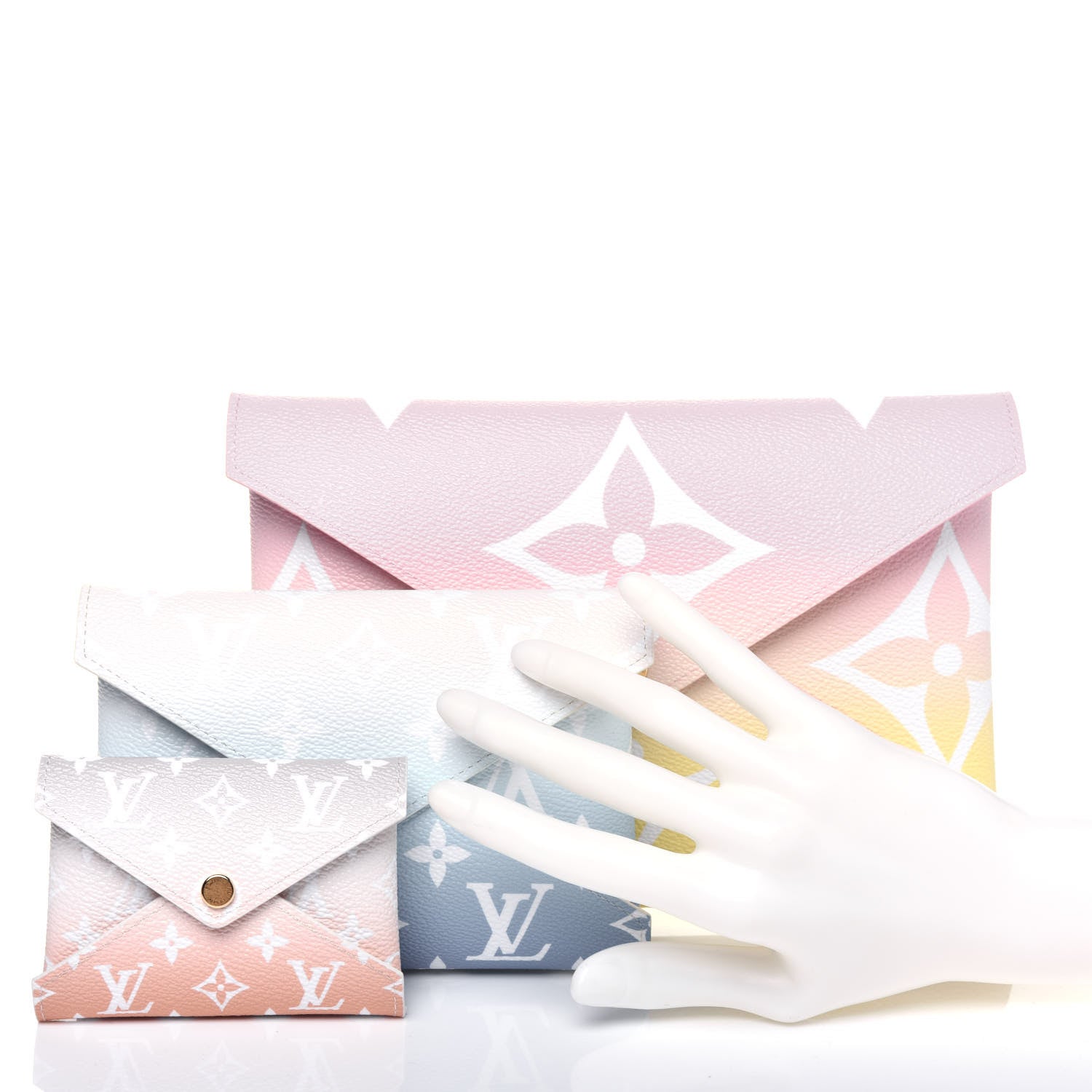 Louis Vuitton Monogram Giant By The Pool Kirigami Pochette Set 2 of 16