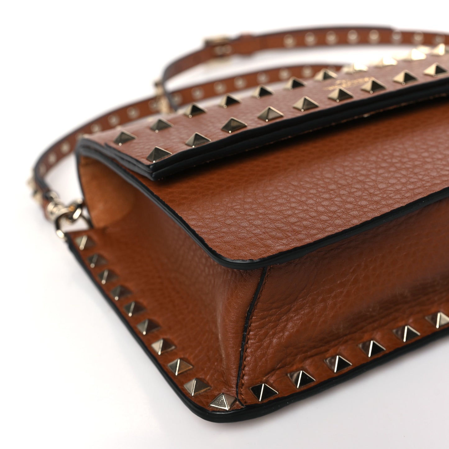 Pebbled Calfskin Rockstud Side Slip Crossbody Tan