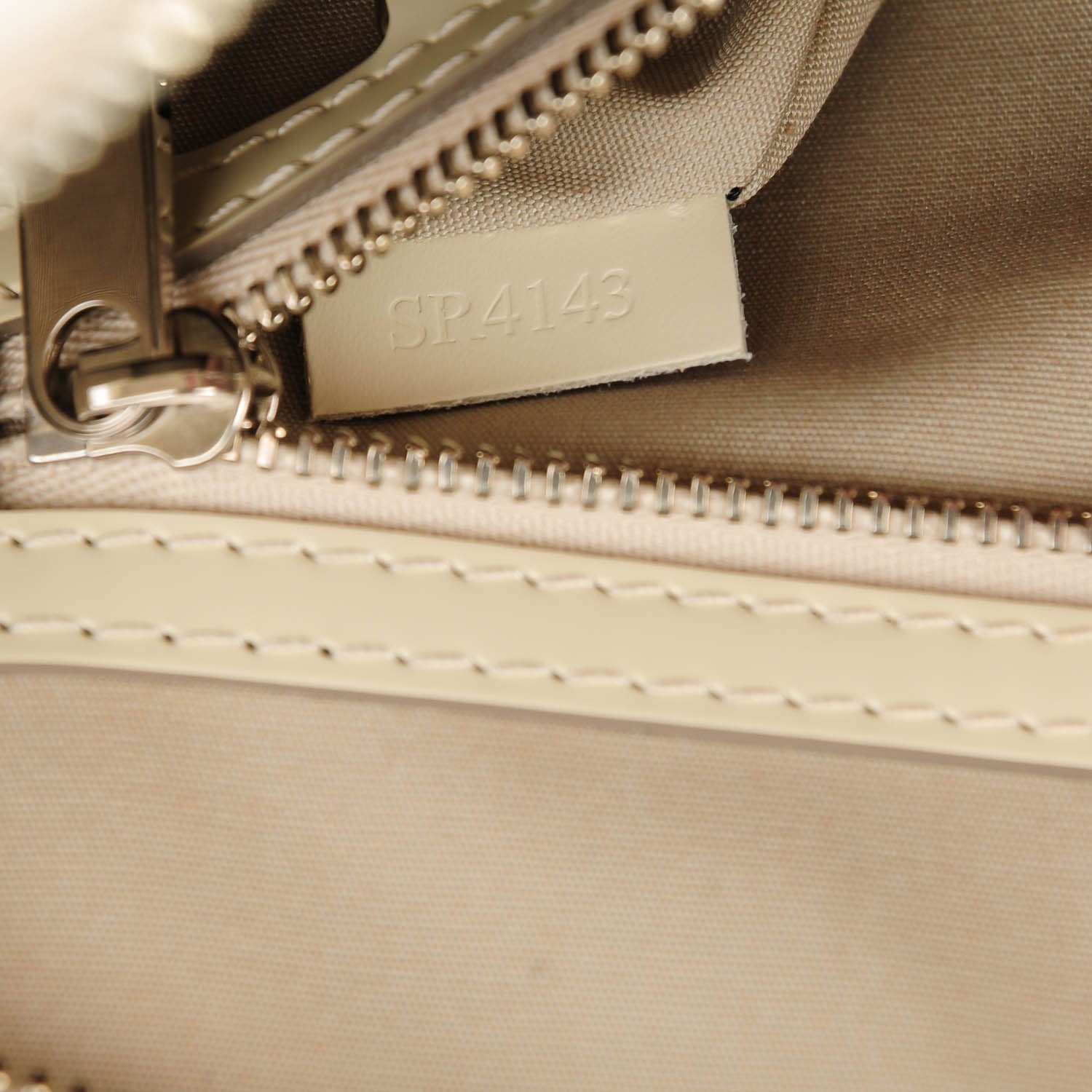 Louis Vuitton Epi Brea MM Ivory 7 of 7