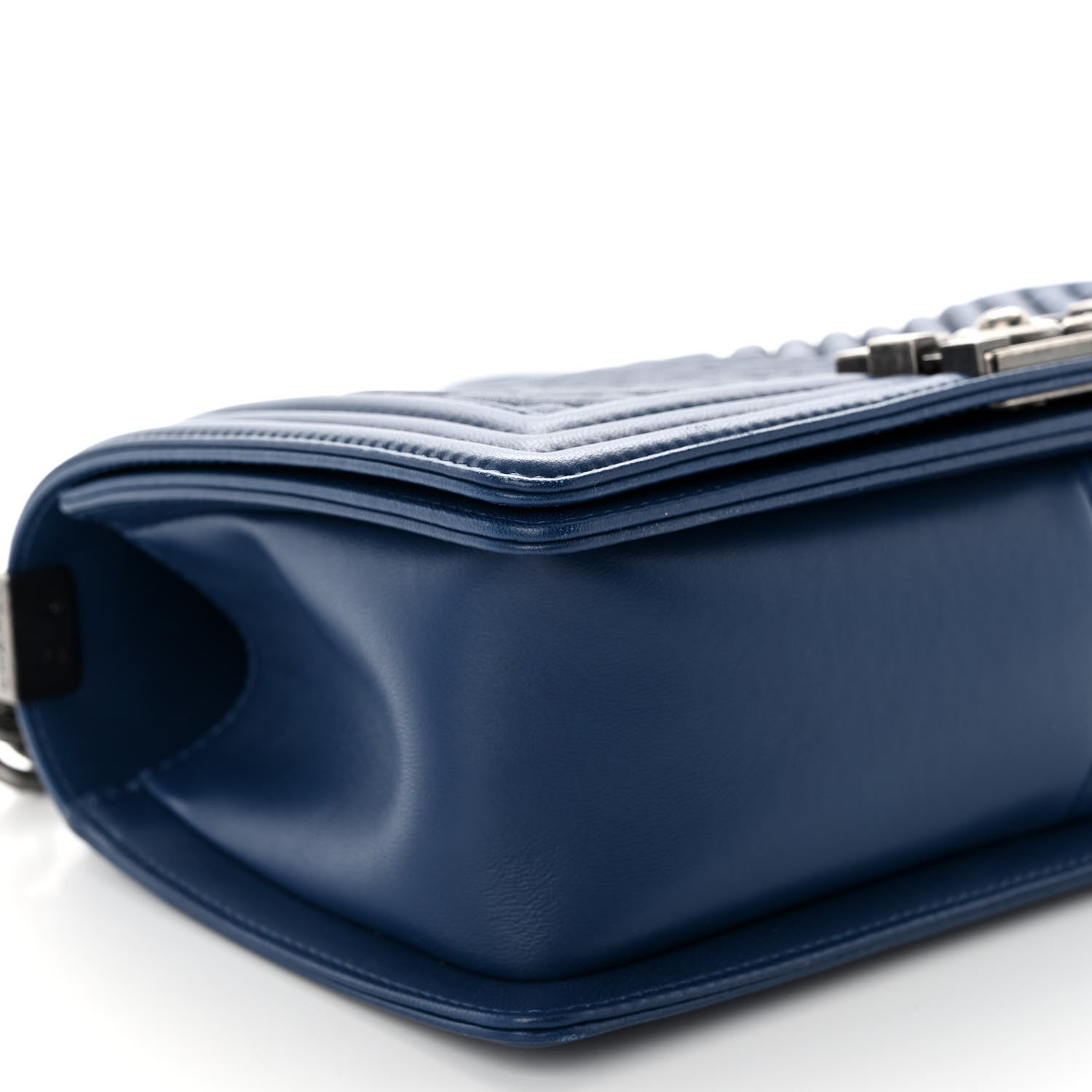 Chanel Wrinkled Lambskin Chevron Quilted Medium Boy Flap Navy 9 of 11