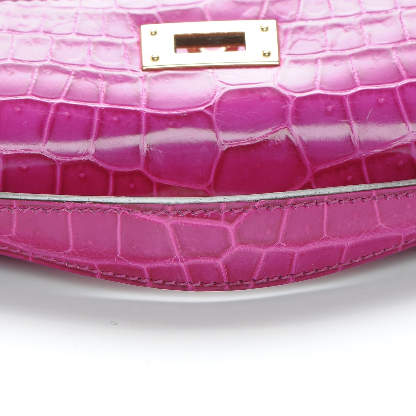 Shiny Niloticus Crocodile Kelly Cut Pochette Rose Scheherazade