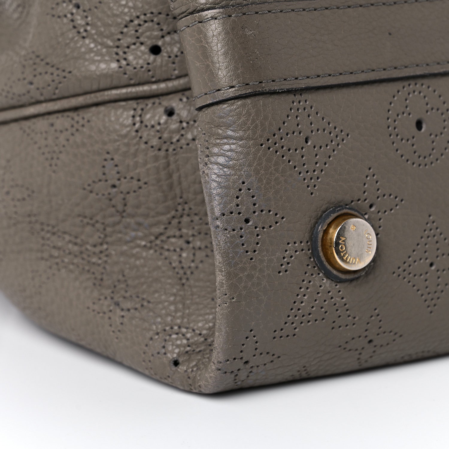 Louis Vuitton Mahina Cirrus PM Taupe 15 of 22