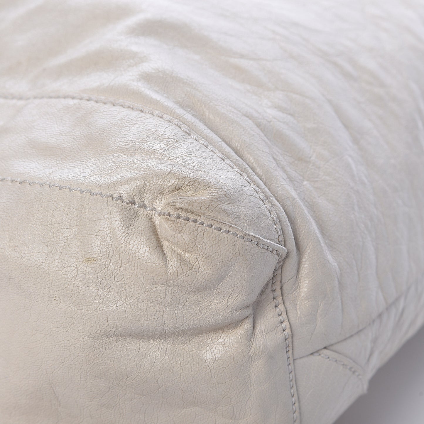 Chevre Giant 21 Gold Hardware Day Hobo Sahara