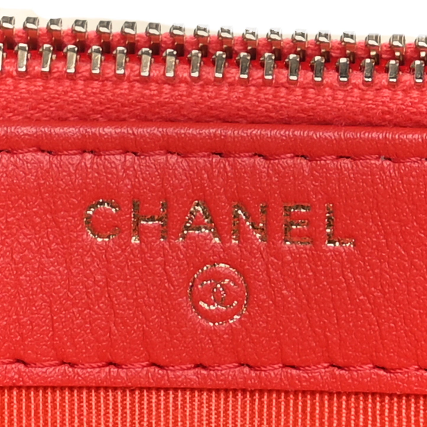 Caviar Quilted Small Clutch With Chain Red