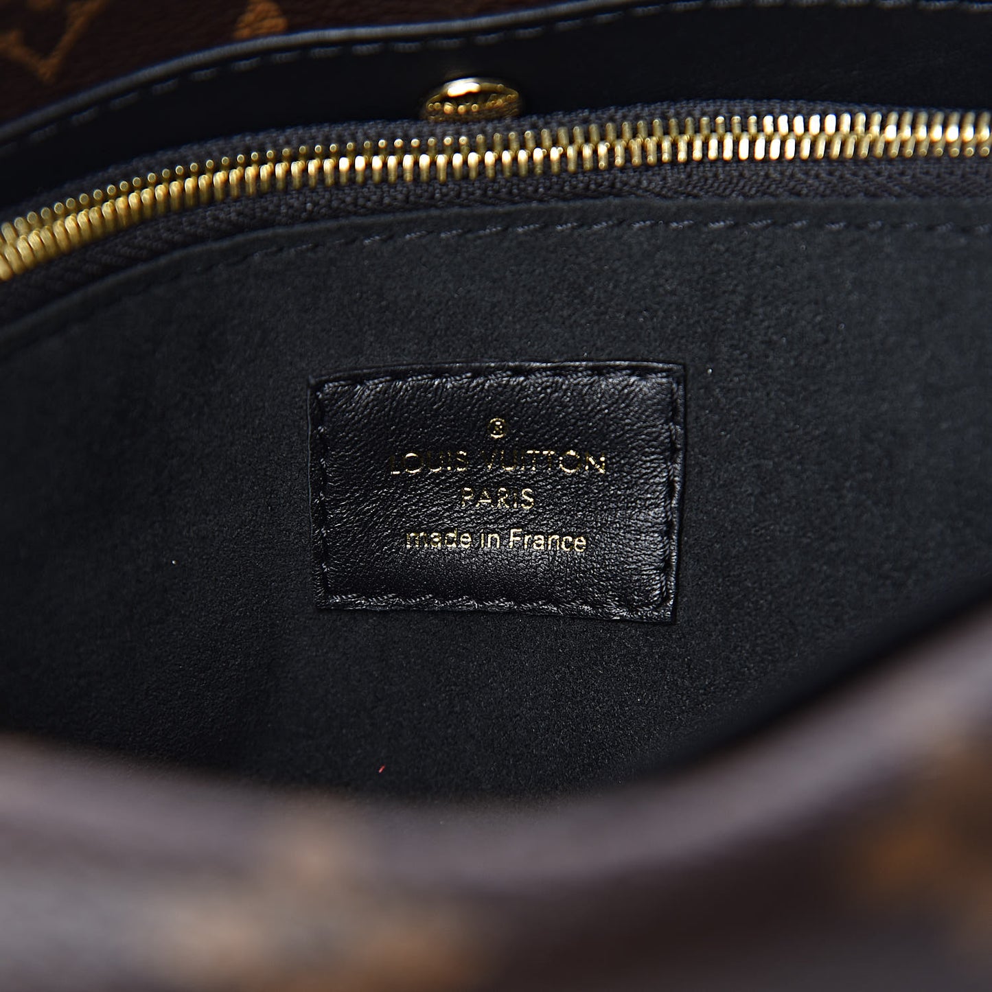 Monogram Double V Black