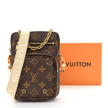 Louis Vuitton Monogram Utility Phone Sleeve 11 of 11