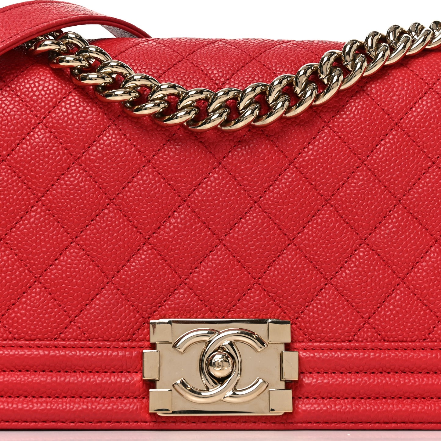 Caviar Quilted Medium Boy Flap Red