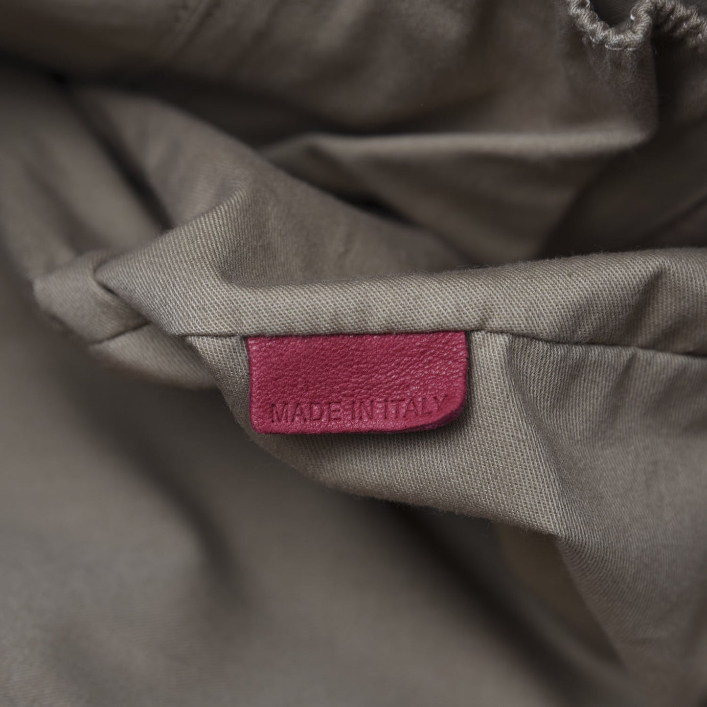 Lambskin Medium Nightingale Red