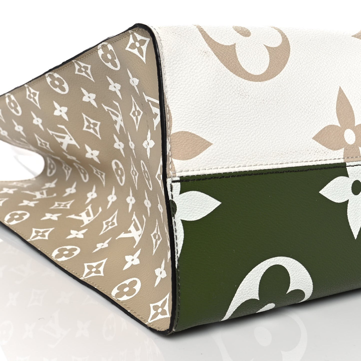 Monogram Giant Onthego GM Kaki Beige