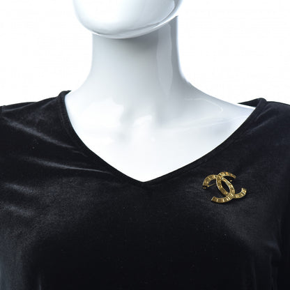 Chanel Metal Paris Button CC Large Brooch Gold 2 of 5