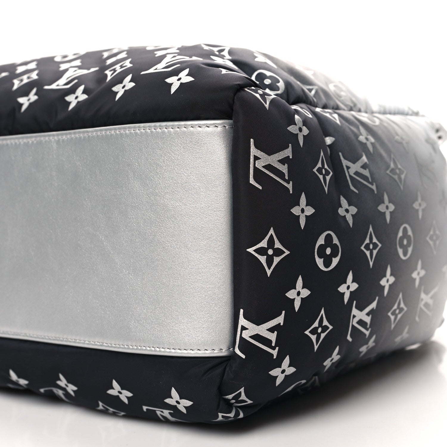 Louis Vuitton Nylon Monogram Gradient LV Snow Onthego MM Frost 9 of 9