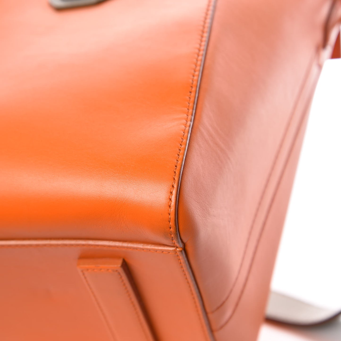 Smooth Calfskin Medium Bi-Color Antigona Orange Beige