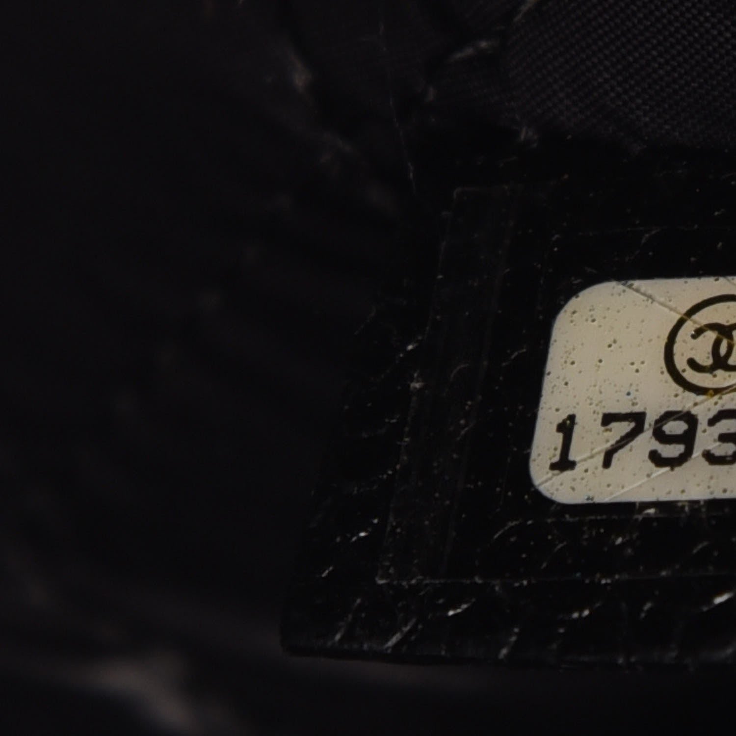 Chanel Caviar Quilted Large Cosmetic Case Black 14 of 14