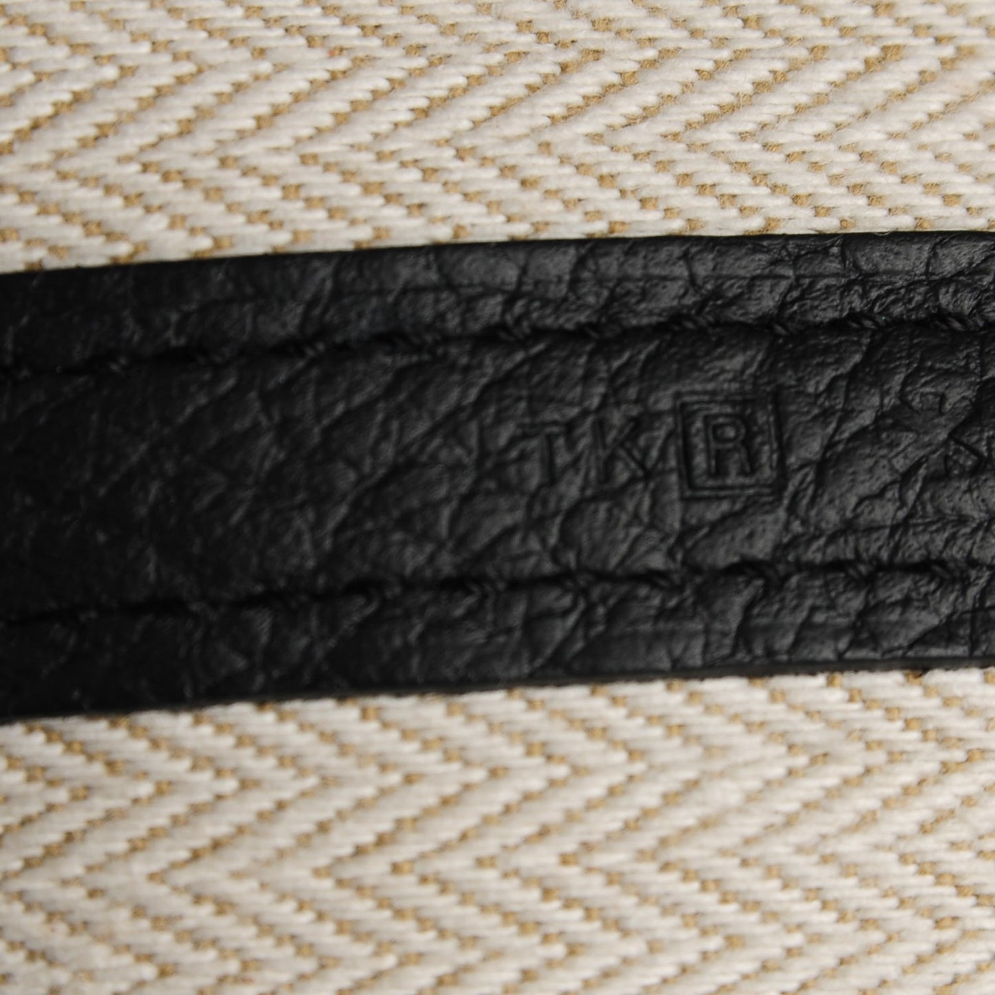 Vache Country Garden Party 36 MM Black