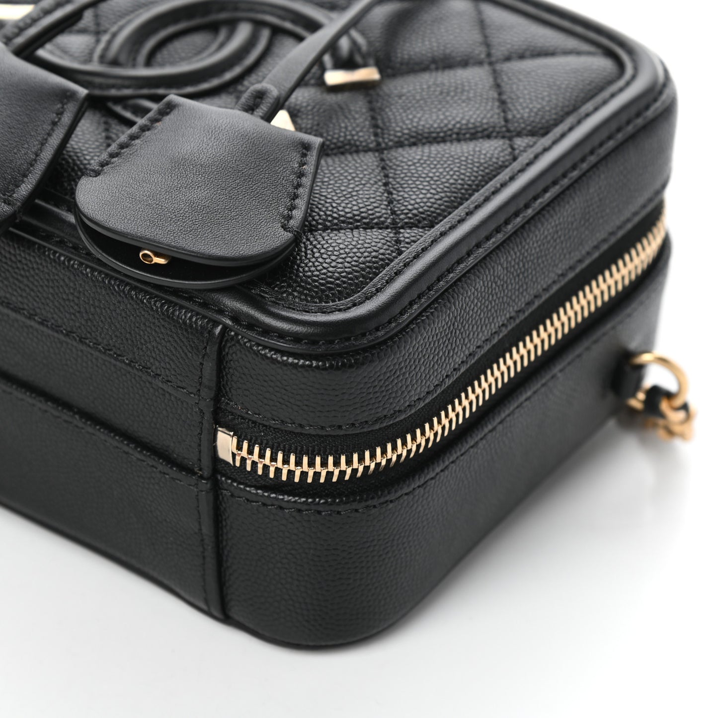 Caviar Quilted Small CC Filigree Vanity Case Black