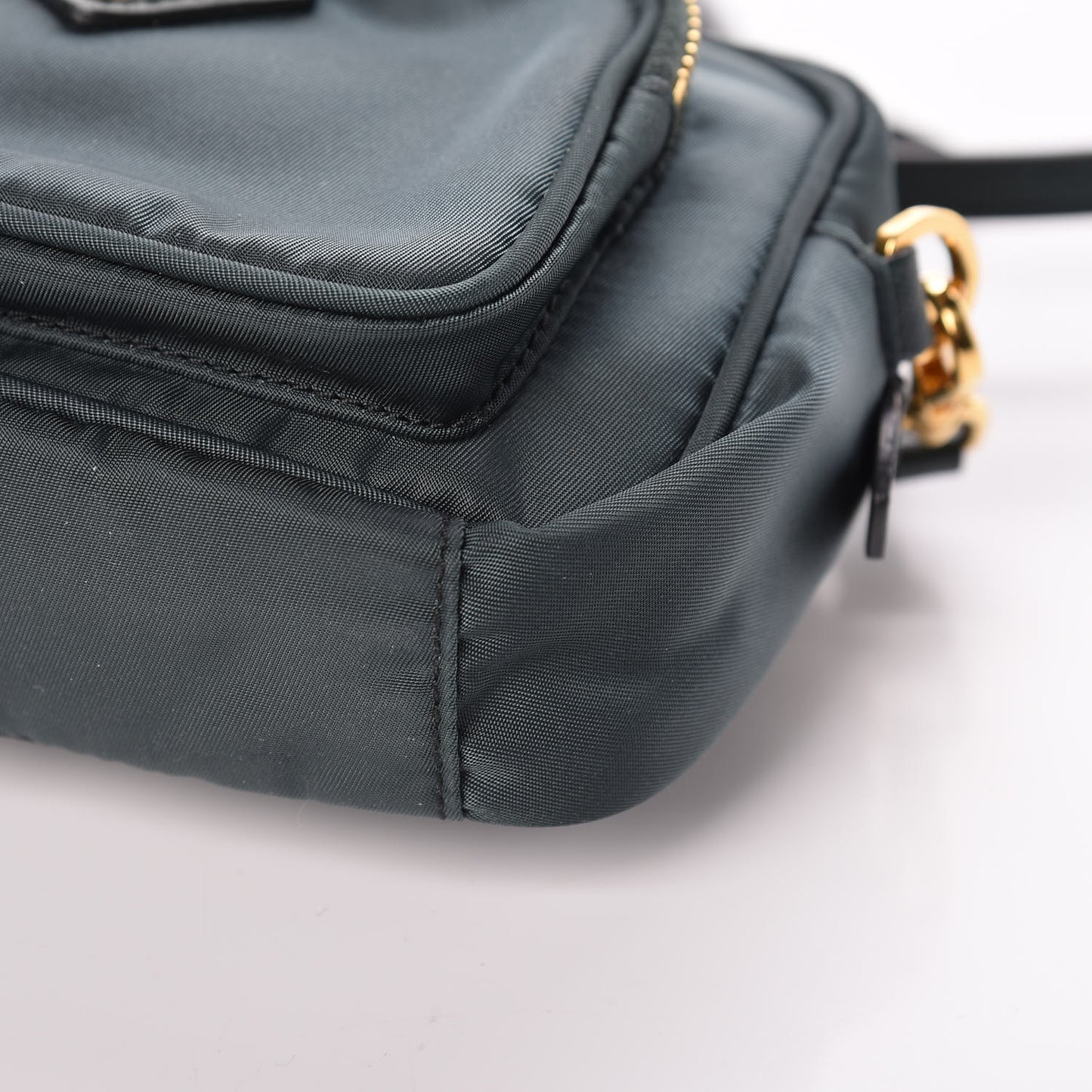 Tessuto Nylon Convertible Crossbody Wristlet Petrolio