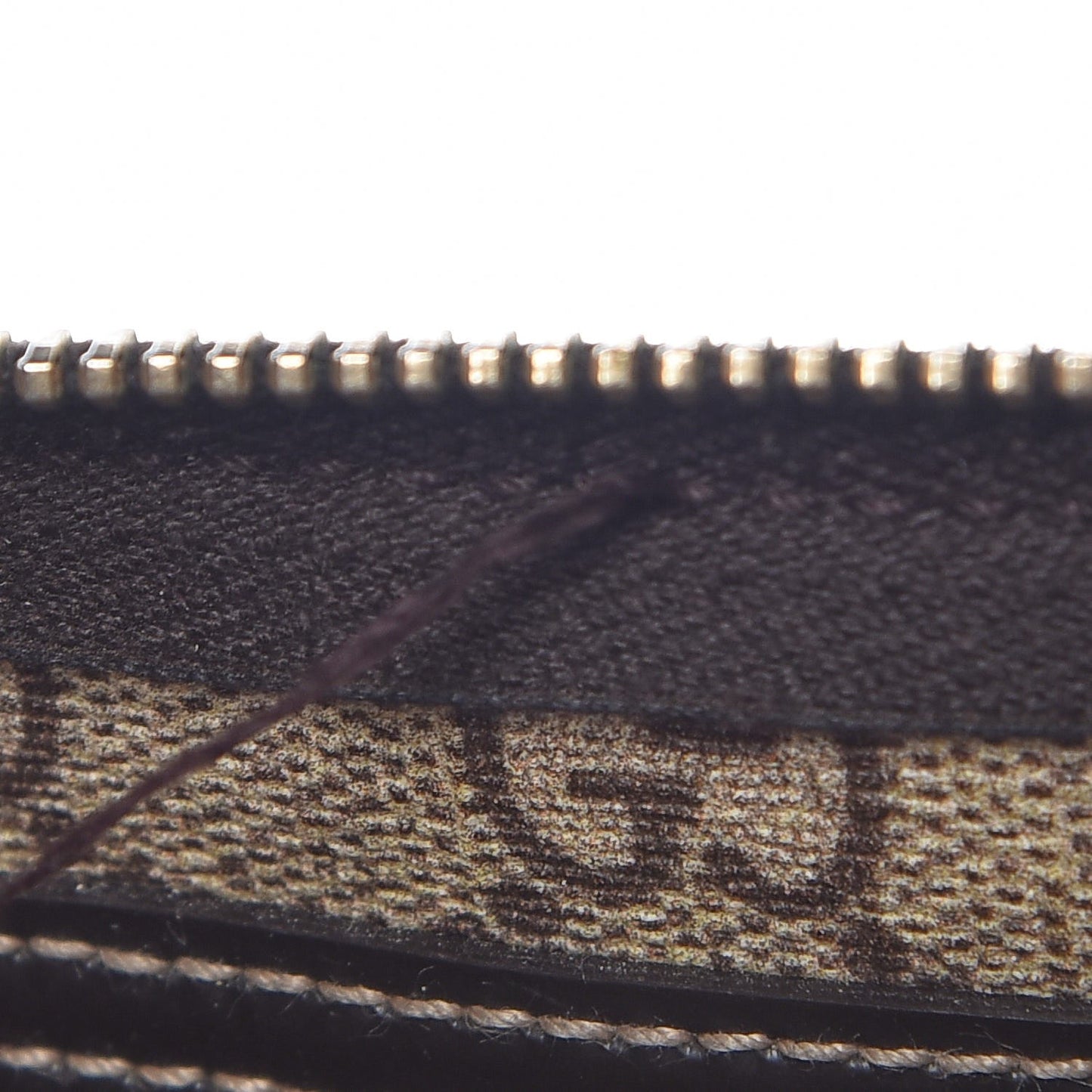 GG Plus Monogram Tattoo Heart Medium Joy Boston Dark Brown
